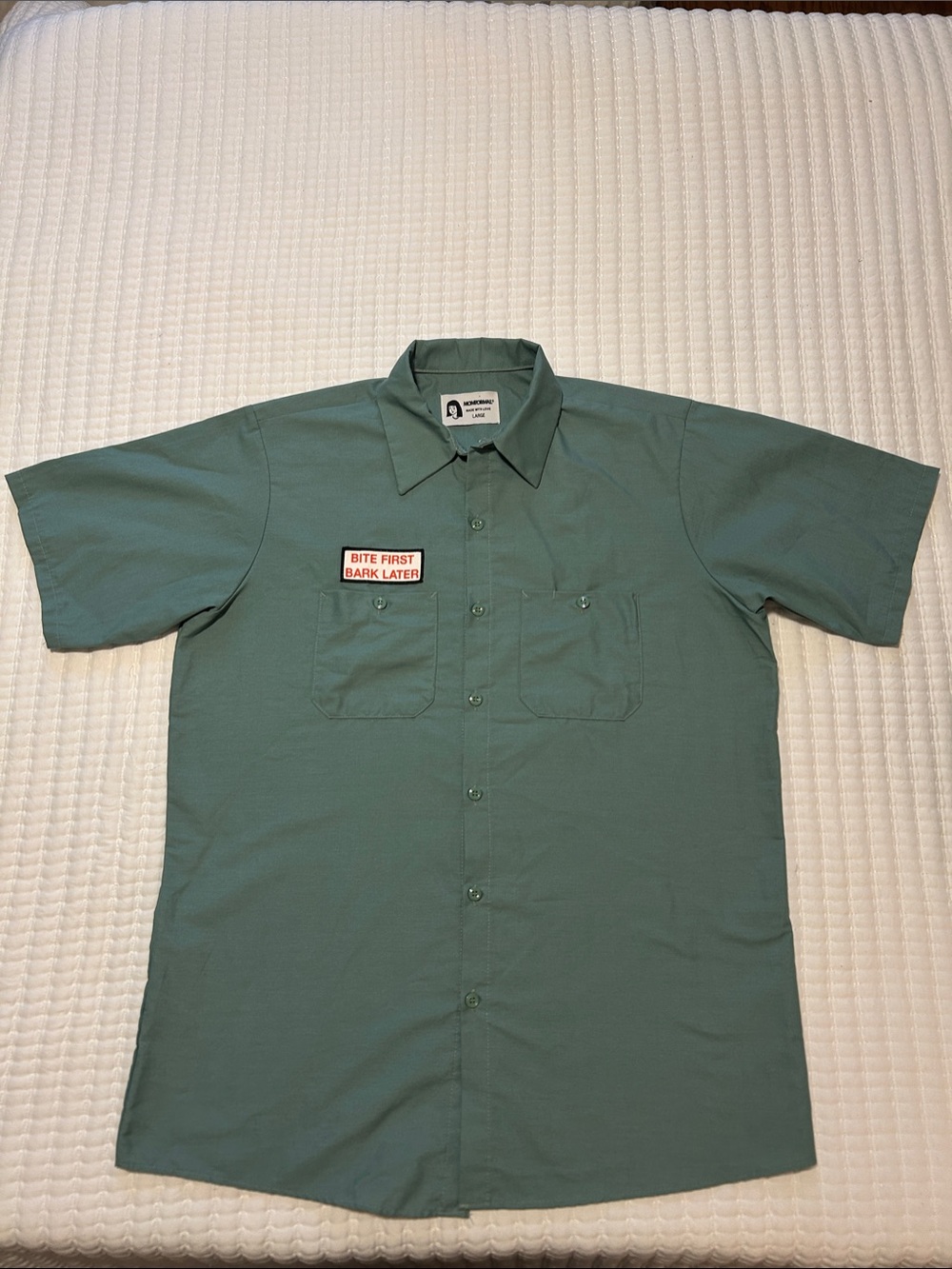 Momformal Short-Sleeve Button-Down Shirt in Sage Green with Patch Large